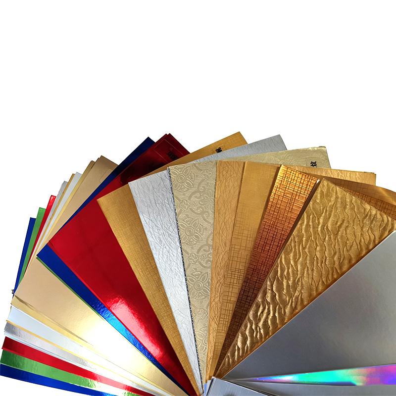 Sinipilyo ang Silver Cardstock